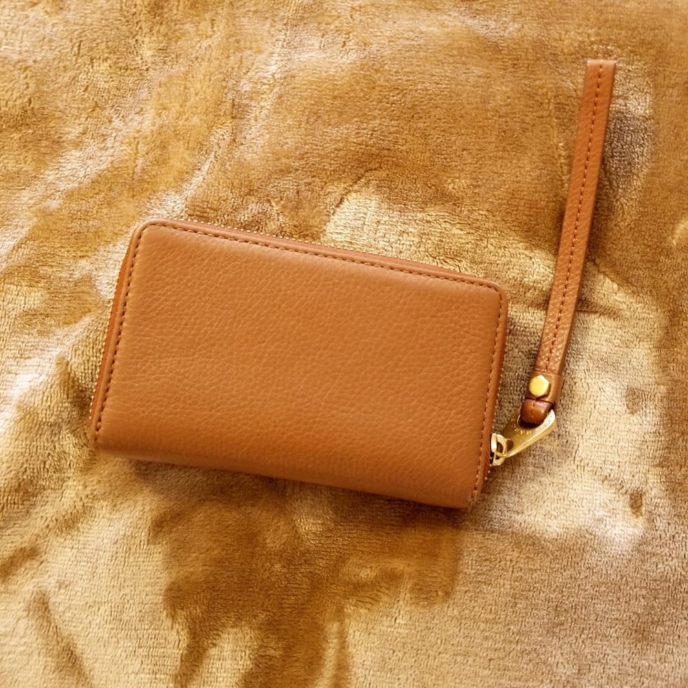 Marc by Marc Jacobs - Picture 2 of 3